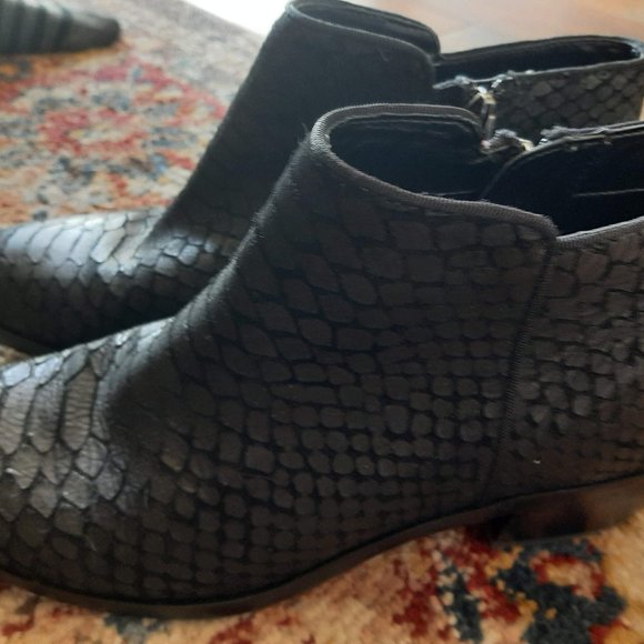 Sam Edelman black snake skin booties - Picture 8 of 9